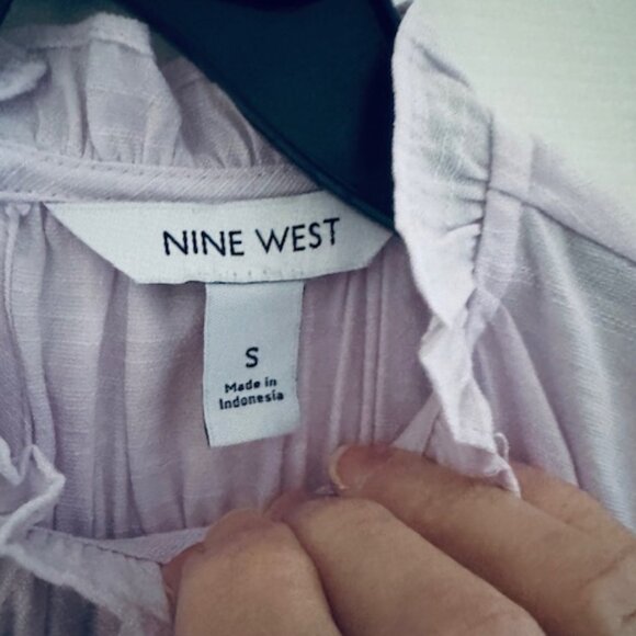 Nine West High Neck Smocked Shell Lavender Sleeveless Blouse Size Small NWT - Picture 3 of 7